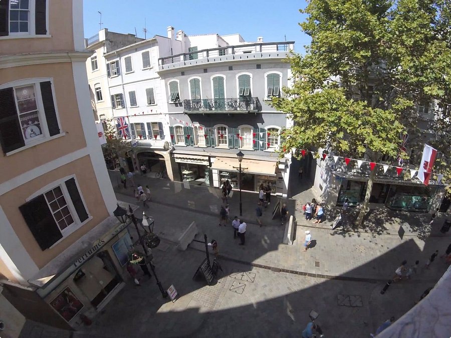 Los mejores centros comerciales en Málaga 8 main street view august