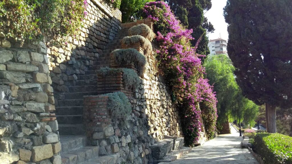 Jardines de Puerta Oscura: belleza verde en Málaga 2 Jardin puerta oscura