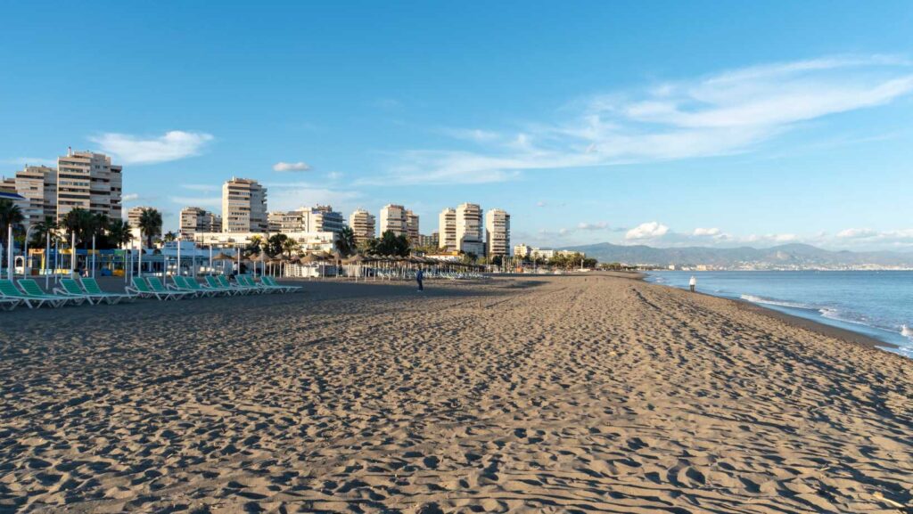 Las playas de Torremolinos: sol, mar y experiencias inolvidables 4 Playas Torremolinos