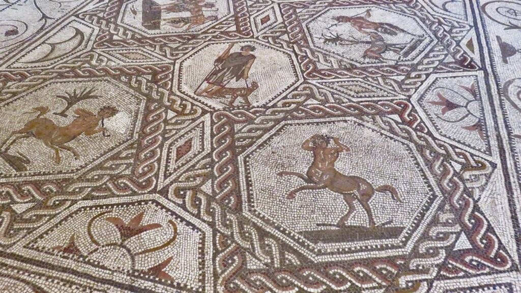 What to see in Seville: Casa Palacio Salinas 3 Salinas Palace House 2